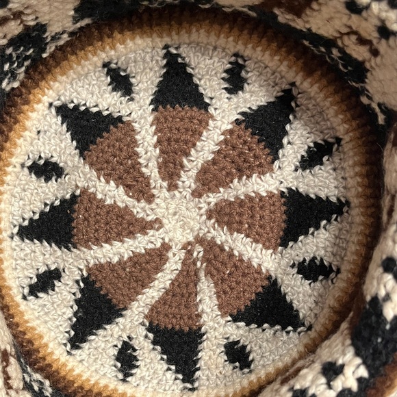 Alpaca Pattern Knit Hat - Picture 9 of 14